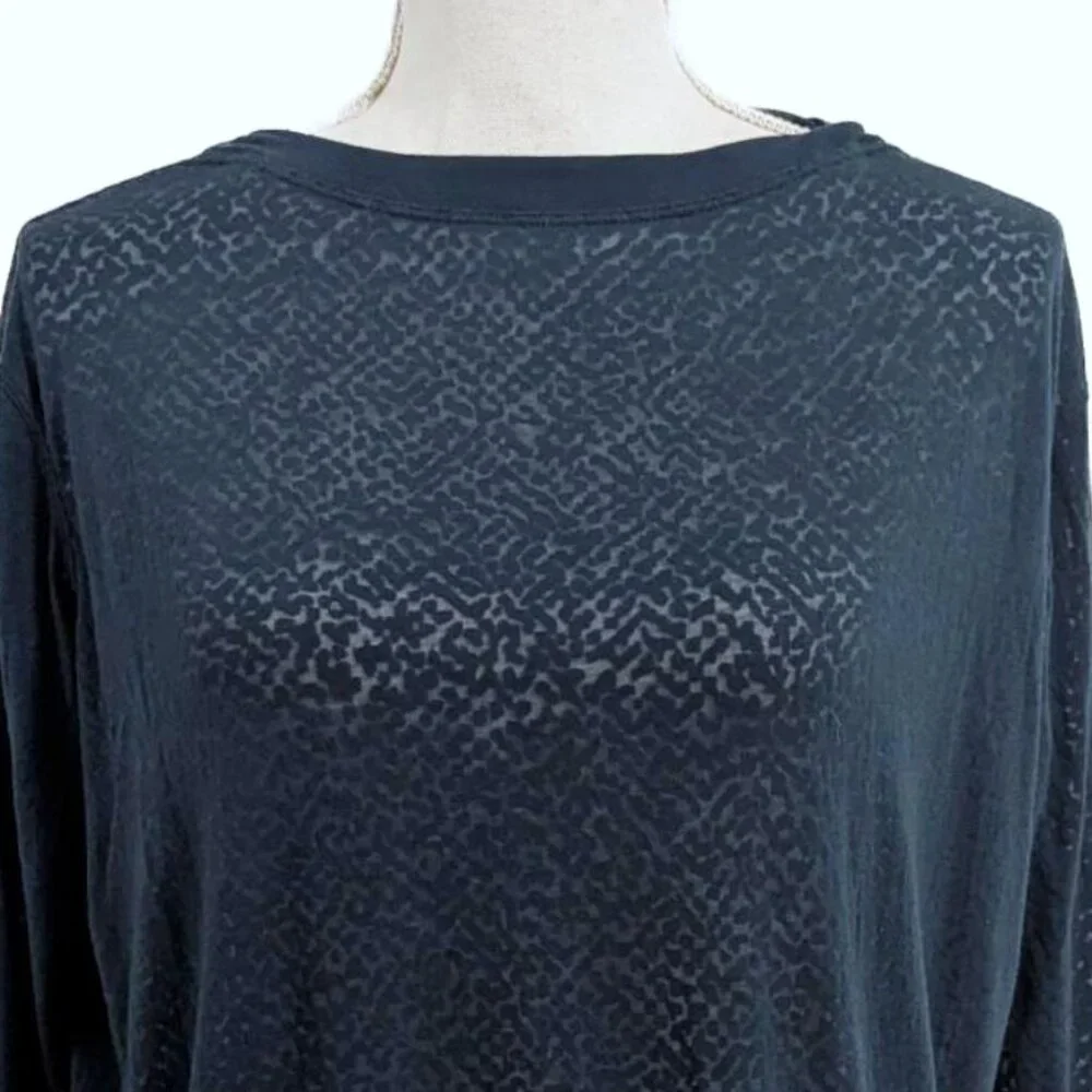 Lululemon Back In Action Long Sleeve Veil Submarine